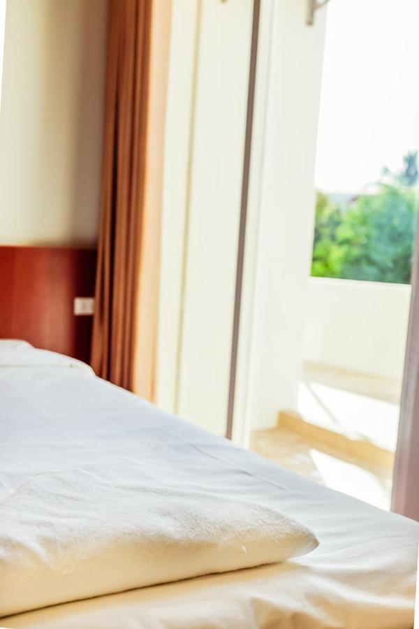 Douangpraseuth Hotel Wientian Zewnętrze zdjęcie