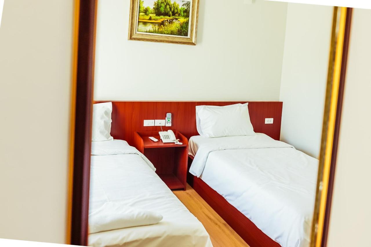Douangpraseuth Hotel Wientian Zewnętrze zdjęcie
